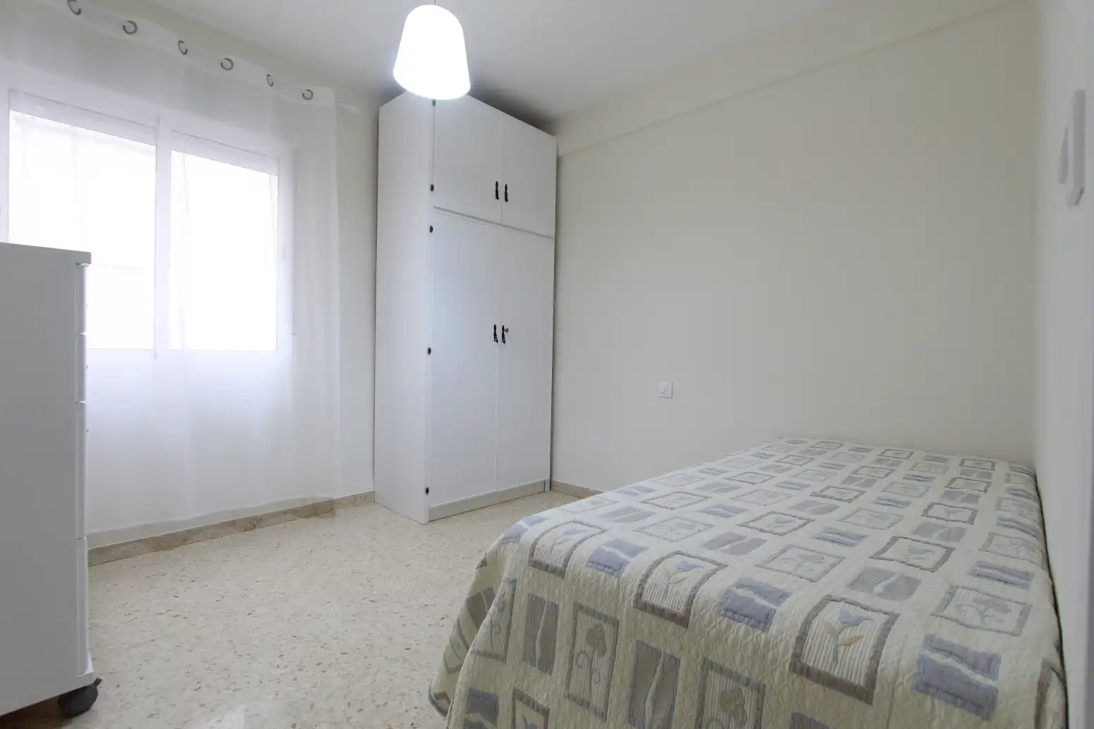 Habitación de Piso de alquiler en Alaquàs con Aire acondicionado, Calefacción y Amueblado