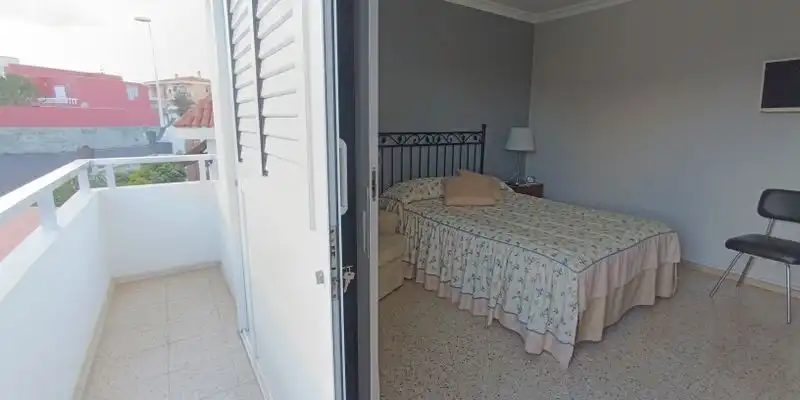 Habitación de Casa adosada en venta en Telde con Terraza, Trastero y Amueblado