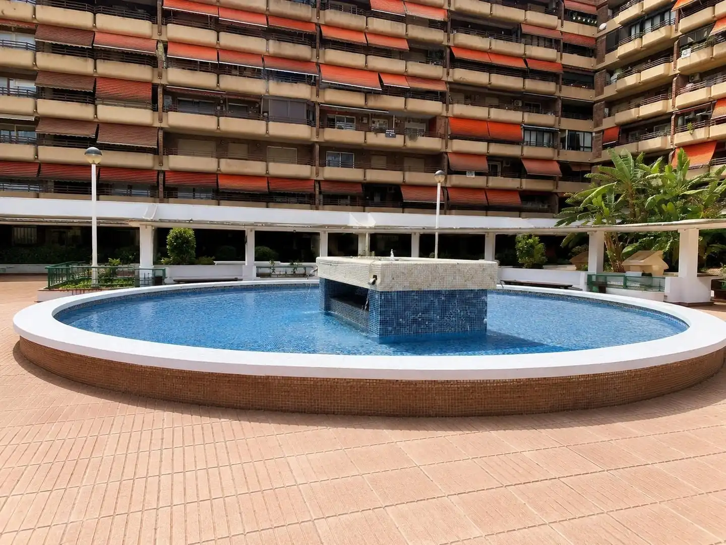 Piscina de Piso en venta en Valencia con Aire acondicionado, Jardín privado y Amueblado