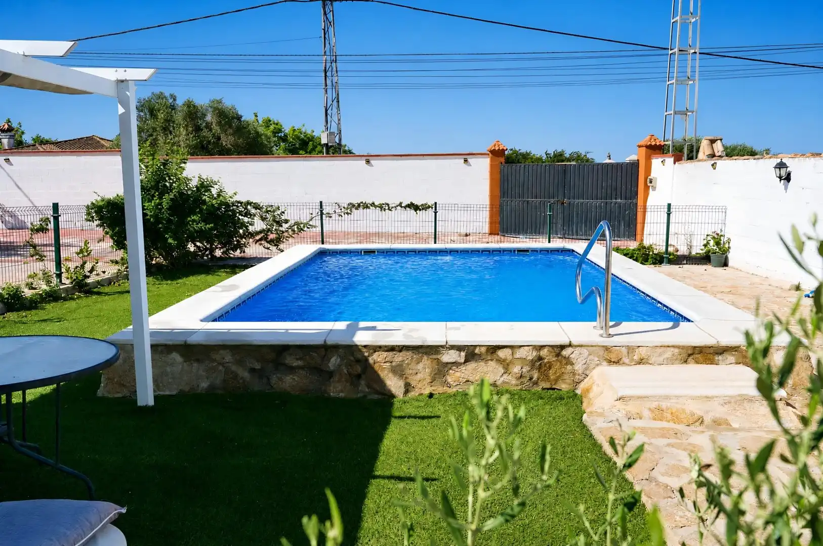 Piscina de Casa o xalet en venda en Chiclana de la Frontera amb Aire condicionat, Jardí privat i Terrassa
