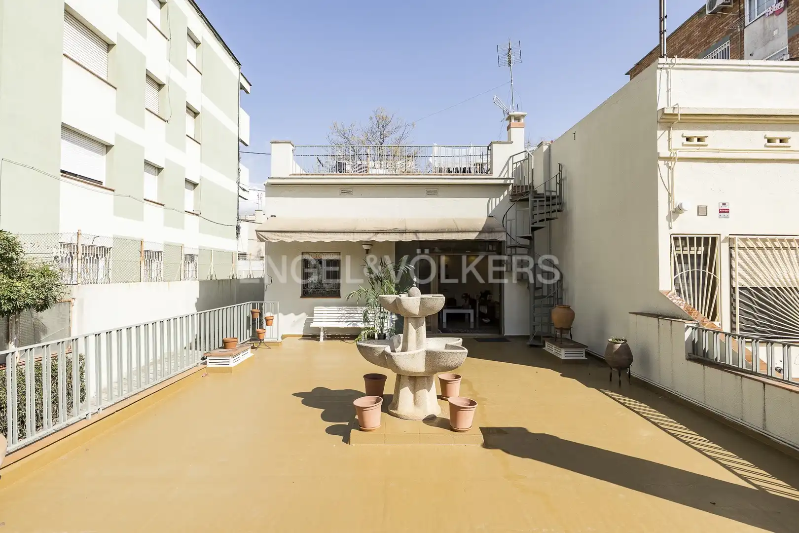 Terraza de Casa o chalet en venta en Barcelona con Calefacción, Jardín privado y Terraza