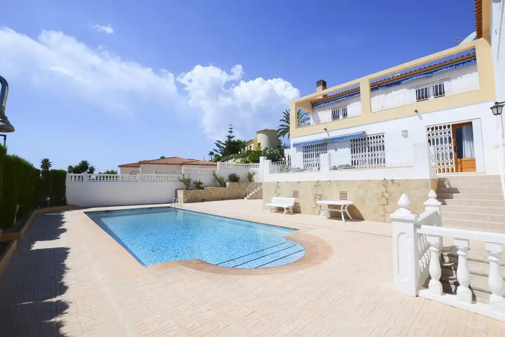 Detached house with pool for sale in Urbanización Ortenbach, imagen 9