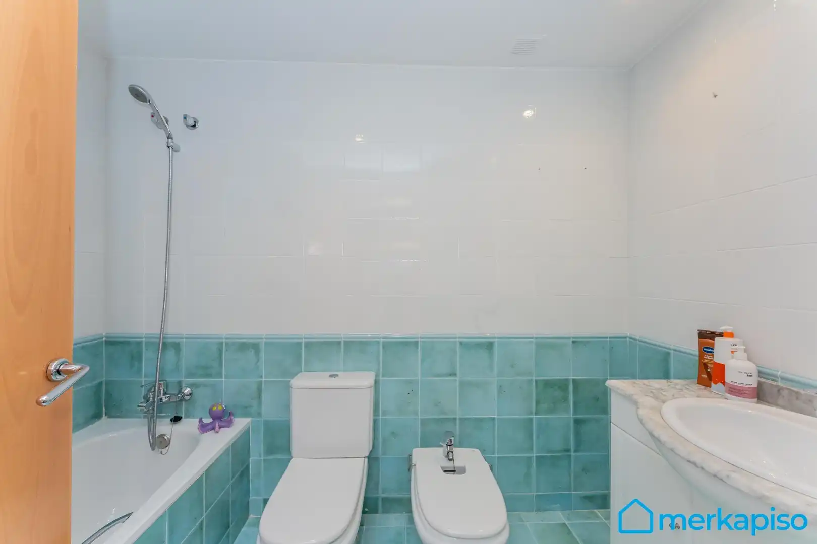 Baño de Piso en venta en Viladecans con Calefacción, Parquet y Balcón