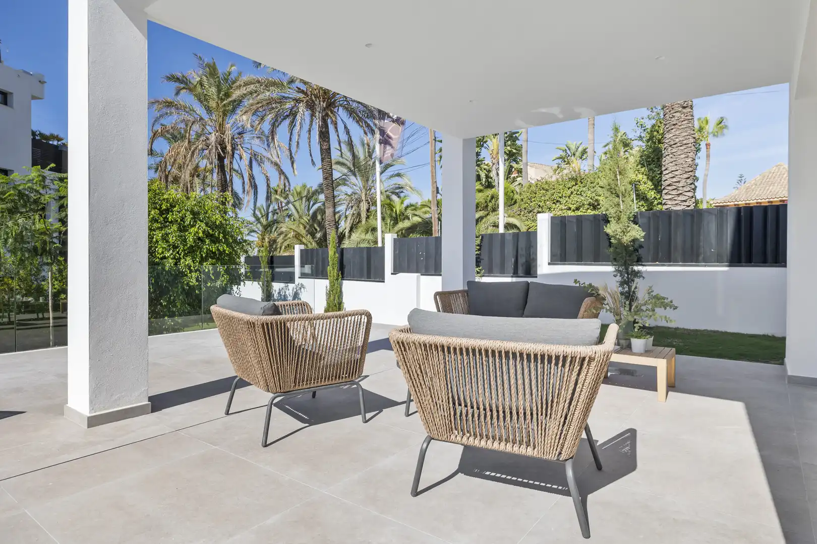 Terrassa de Casa o xalet en venda en Marbella amb Aire condicionat, Jardí privat i Terrassa