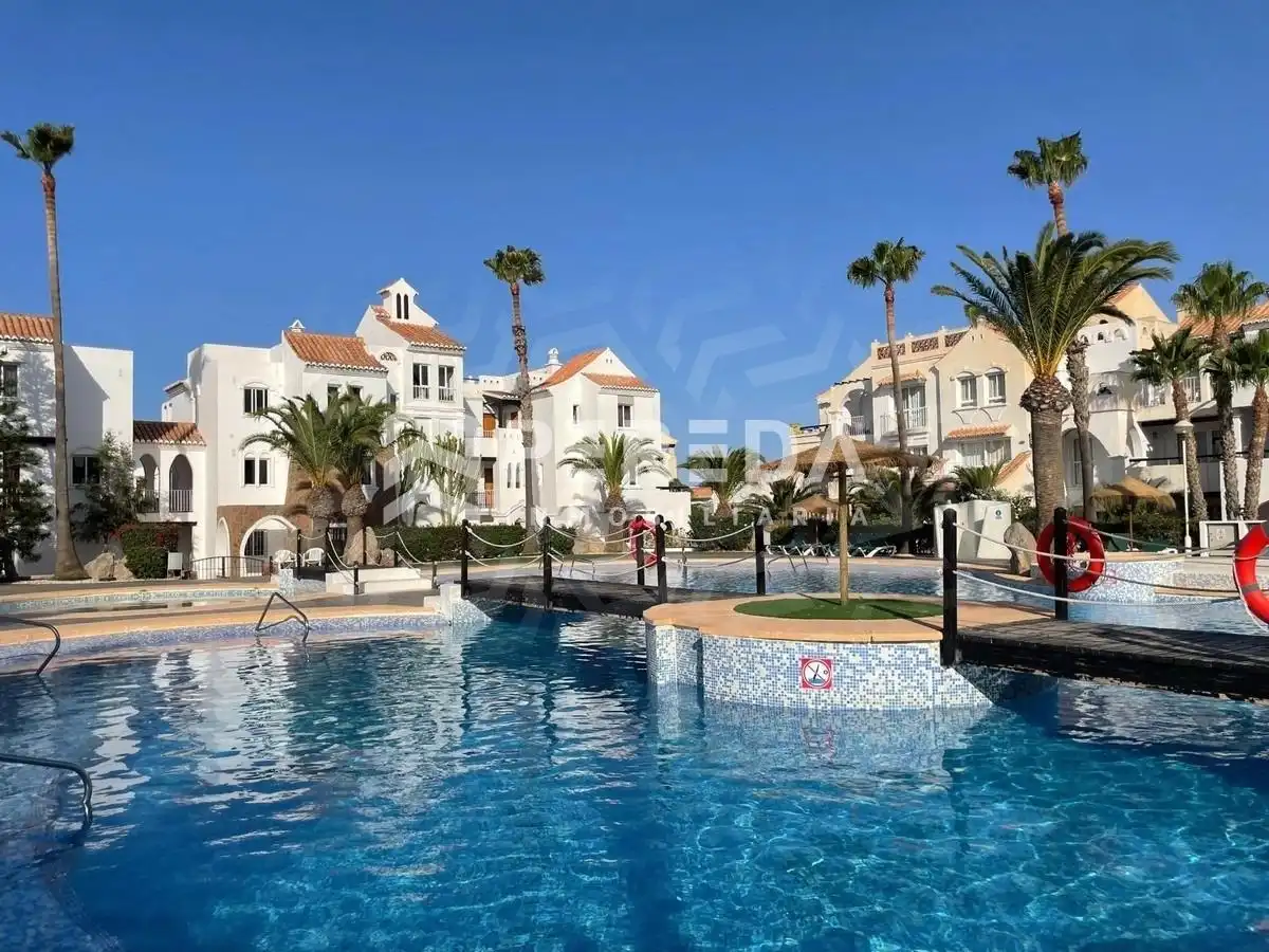 Vista exterior de Apartamento en venta en Roquetas de Mar con Aire acondicionado, Jardín privado y Terraza