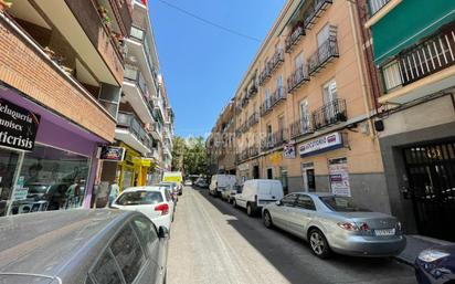 Vista exterior de Pis en venda en  Madrid Capital amb Calefacció i Parquet