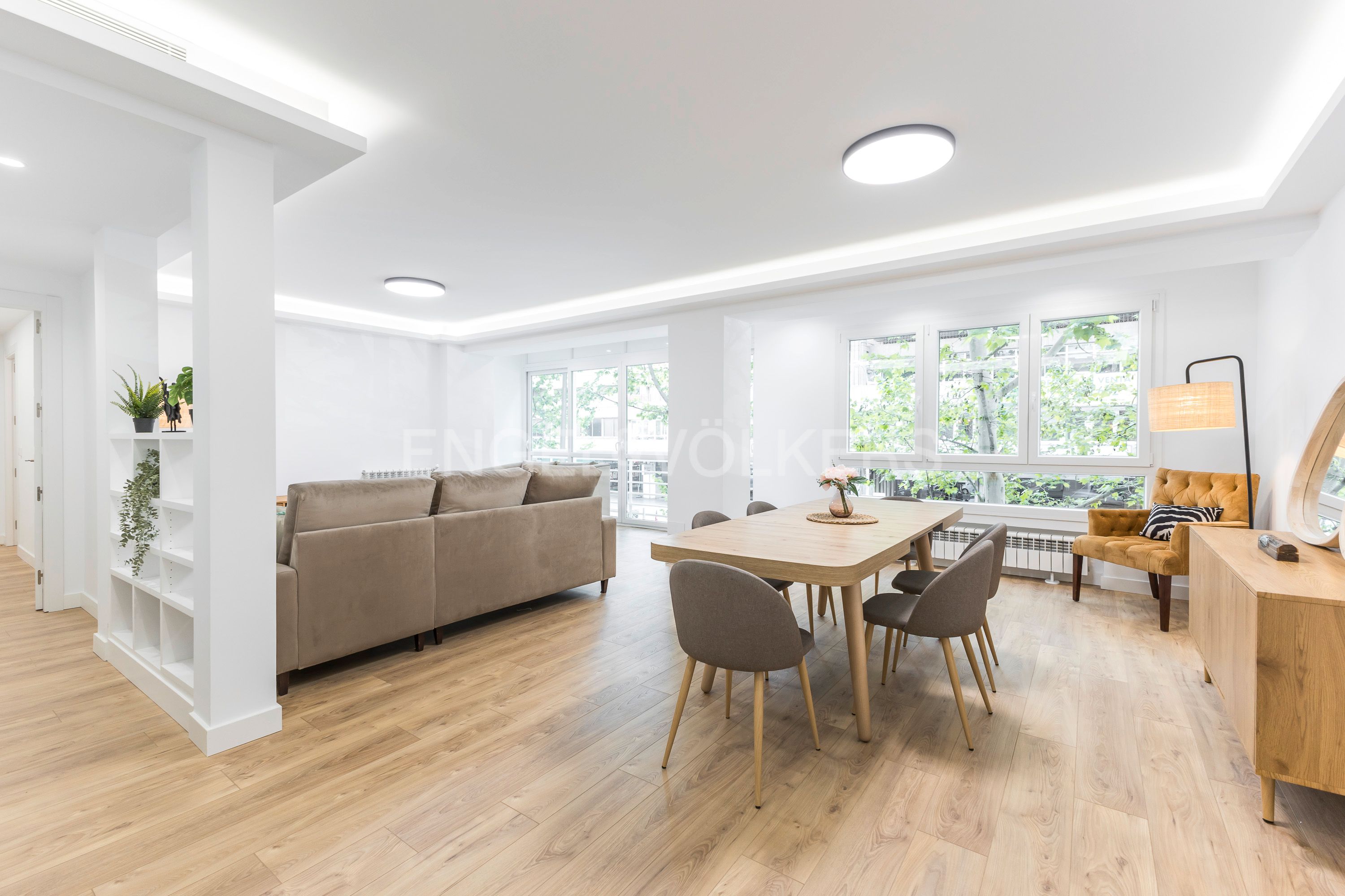 Sala d'estar de Apartament en venda en  Madrid Capital amb Aire condicionat, Calefacció i Terrassa