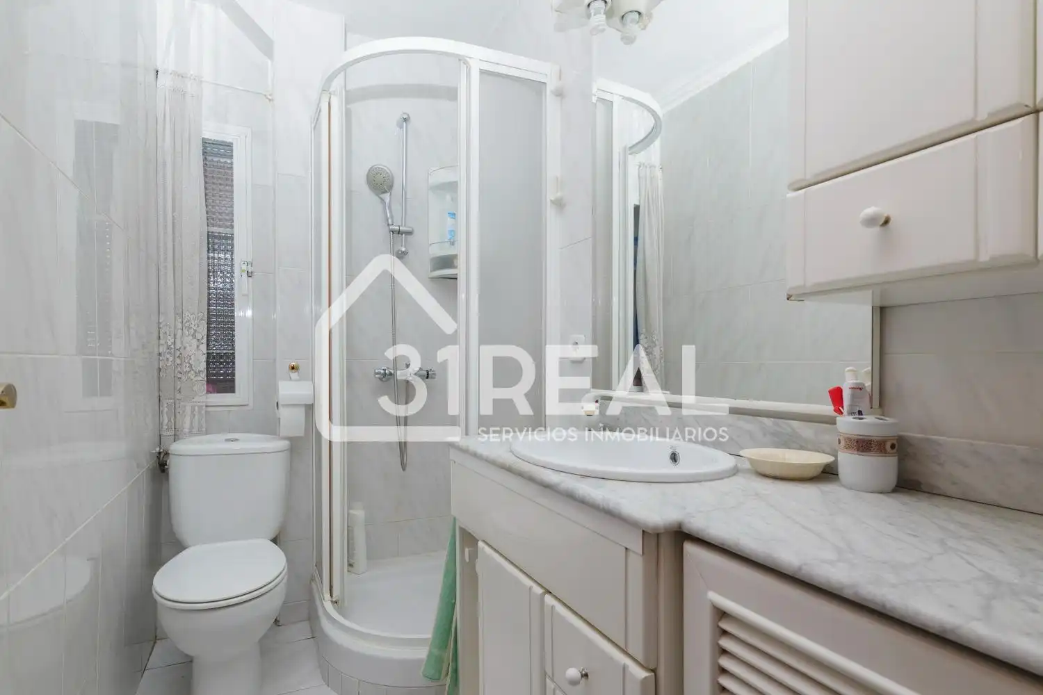 Baño de Piso en venta en Madrid con Calefacción y Terraza