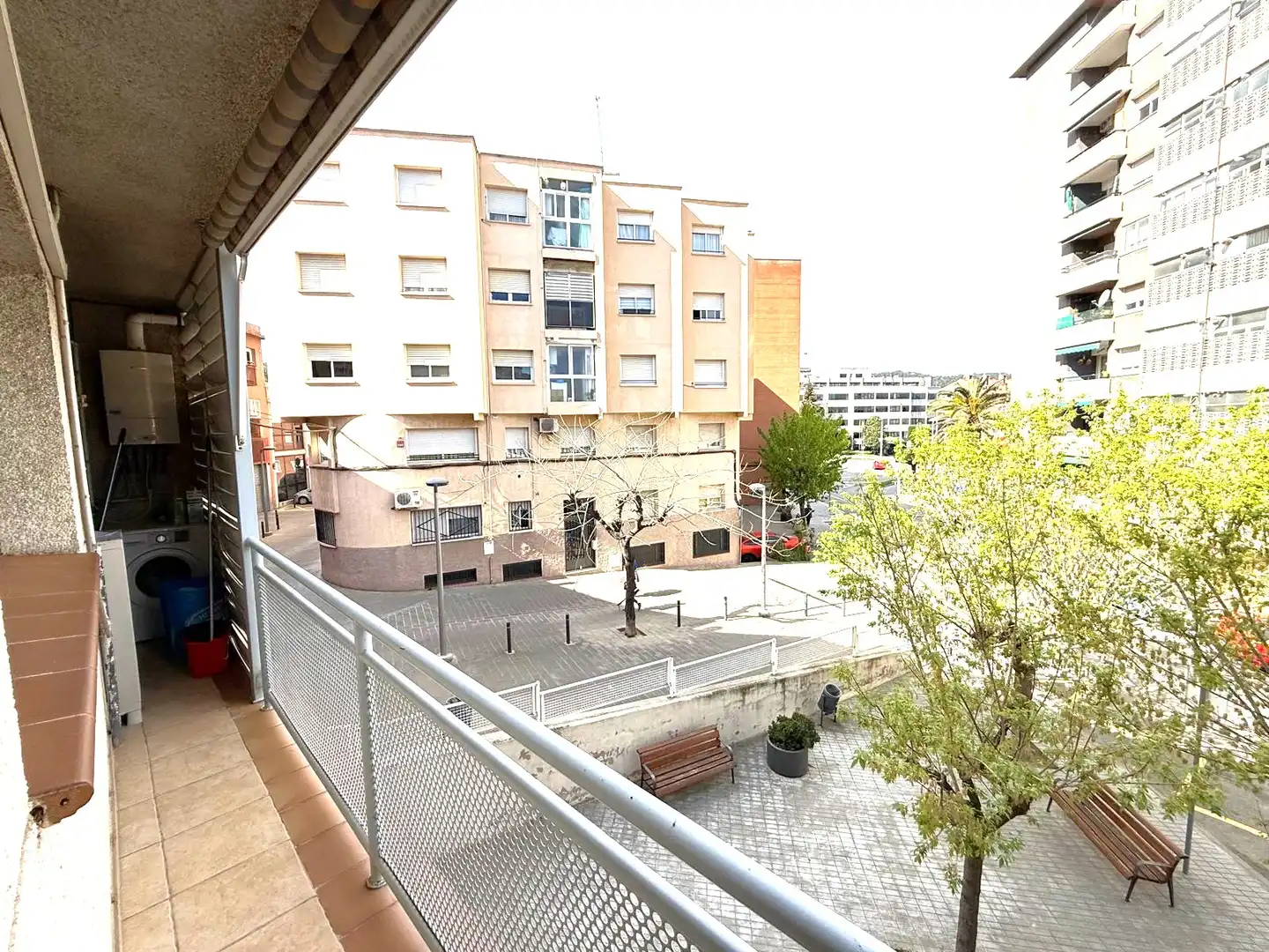 Vista exterior de Piso en venta en Sant Andreu de la Barca con Aire acondicionado, Calefacción y Terraza