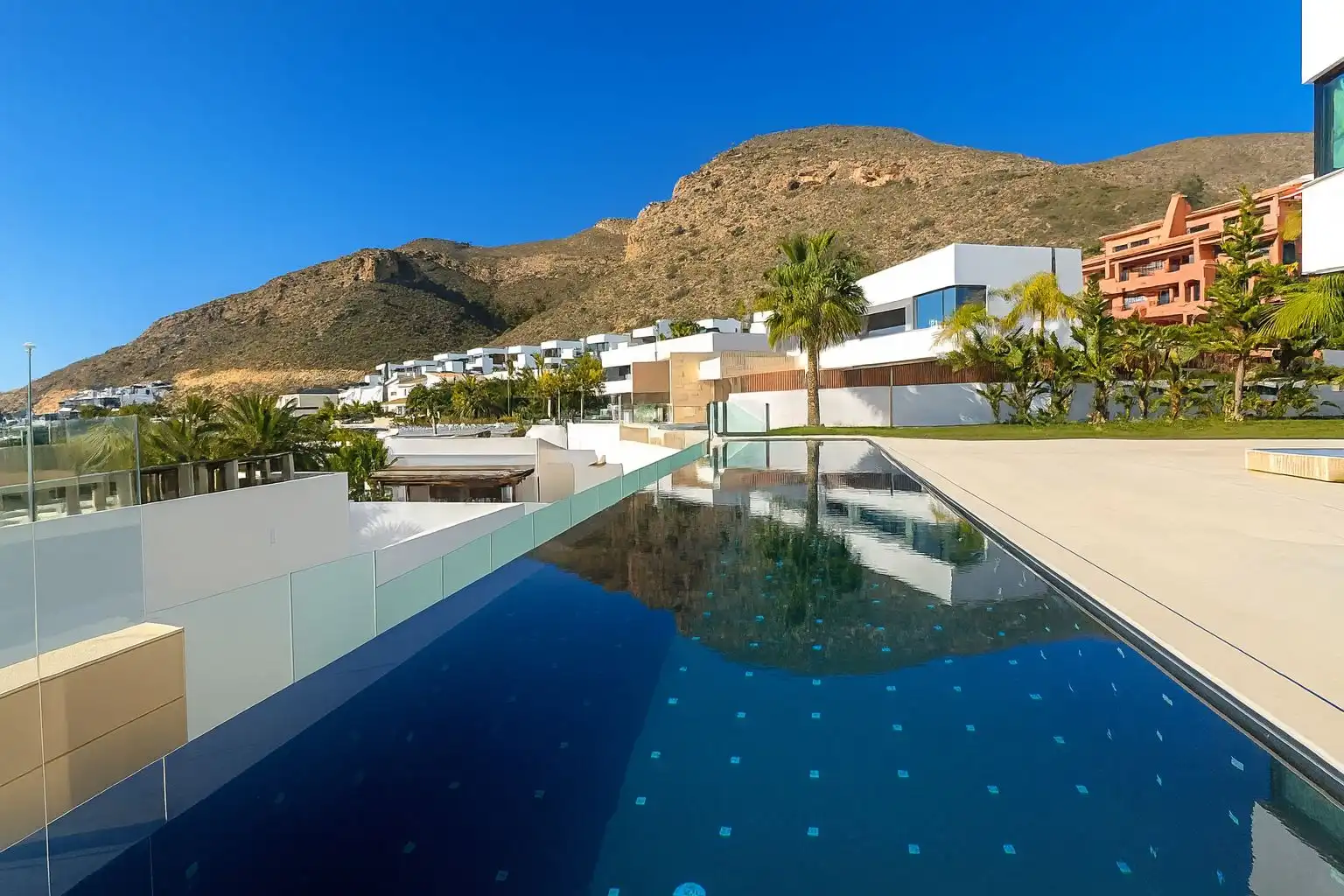 Xalet amb piscina en venda a Golf Bahía, imagen 2