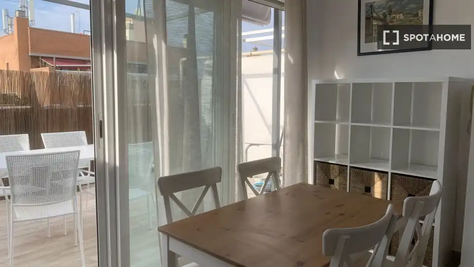 Dining room of Flat for rent in Valencia  with Air Conditioner, Heating and Furnished
