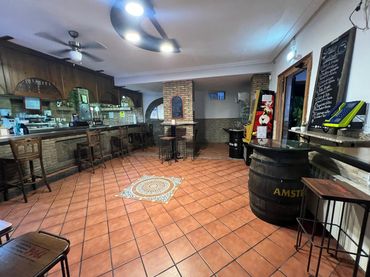 Gewerbefläche zur Übernahme in Torres de la Alameda