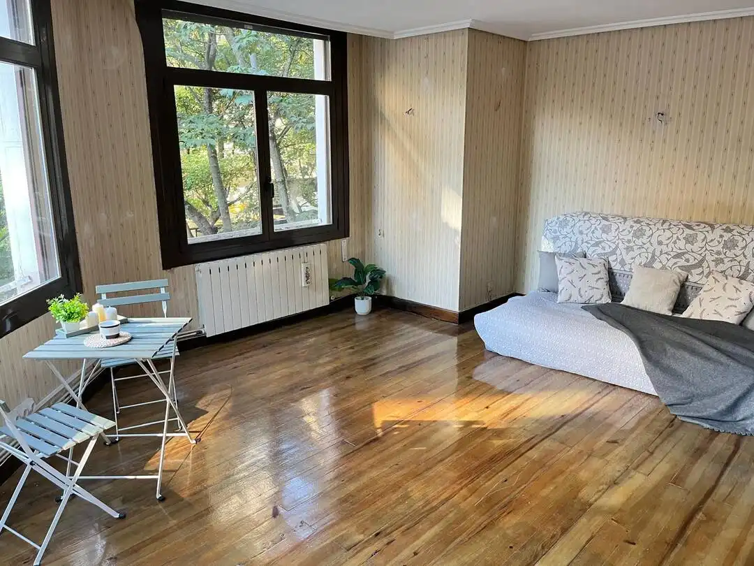 Living room of Flat for sale in  Pamplona / Iruña  with Air Conditioner, Heating and Balcony