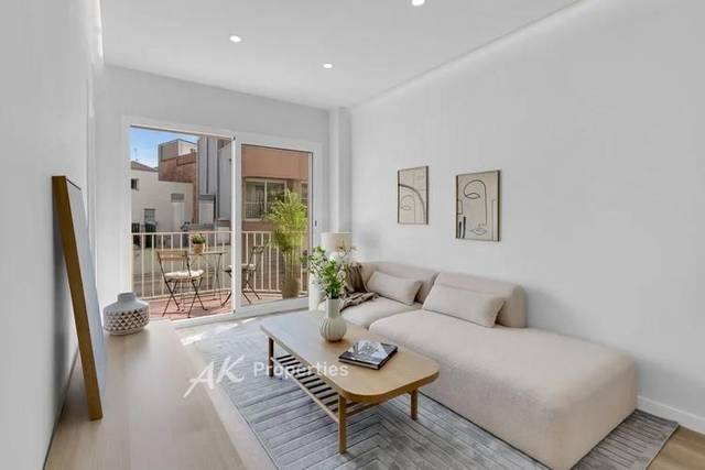 Piso en Venta en Carrer Nou de la Rambla en El Poble Sec - Parc de Montjuïc