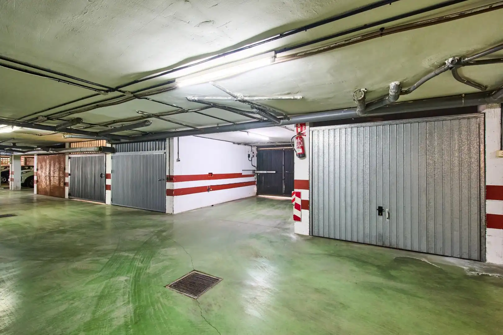Parkplatz von Garage zum Verkauf in La Zubia