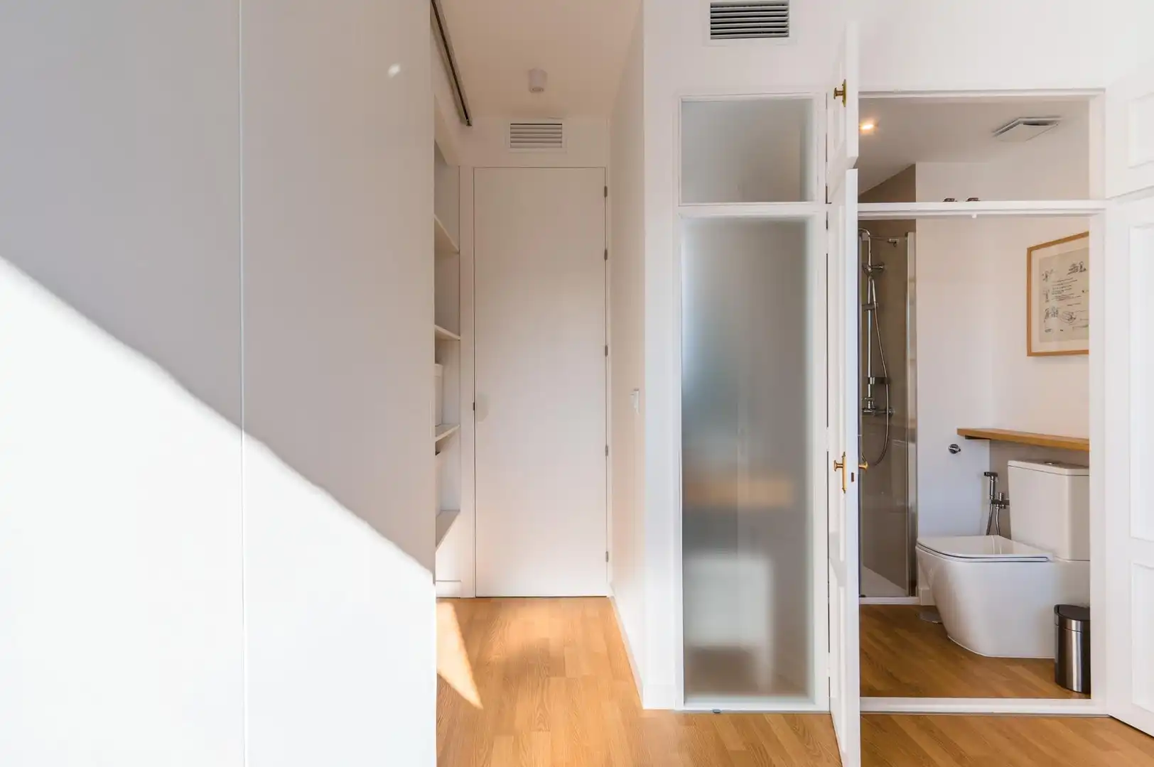 Flat for rent in Sevilla  with Air Conditioner and Furnished