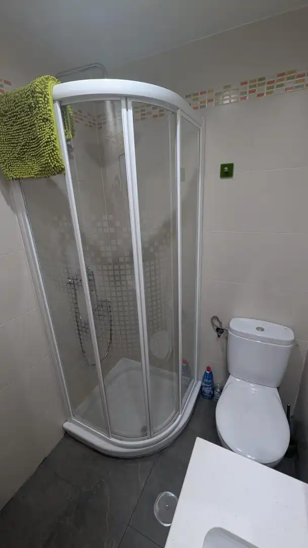 Baño de Piso de alquiler en Madrid con Aire acondicionado, Calefacción y Parquet