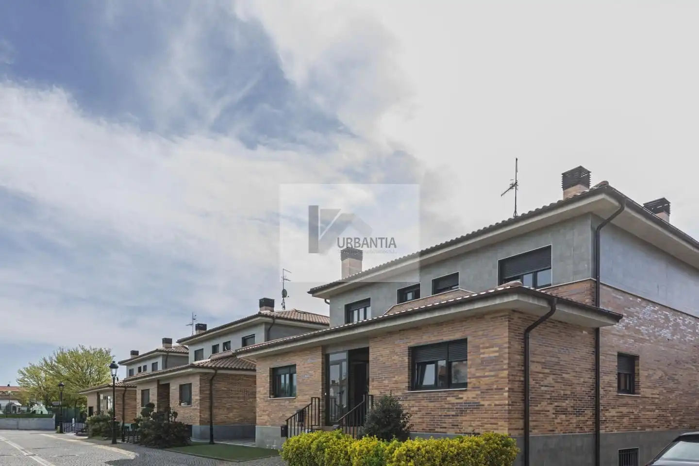 Vista exterior de Casa adosada en venta en Cendea de Olza / Oltza Zendea con Calefacción, Jardín privado y Parquet