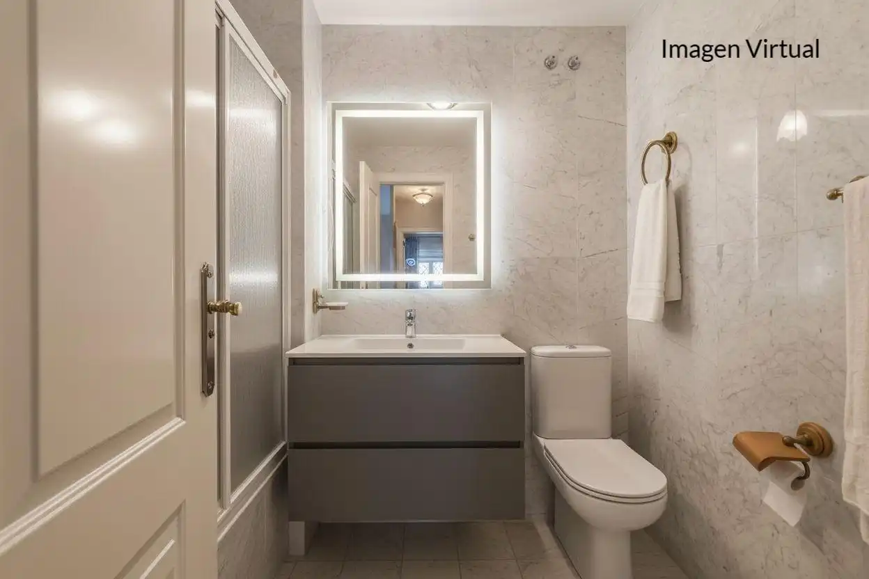 Baño de Piso en venta en Benalmádena con Aire acondicionado y Terraza