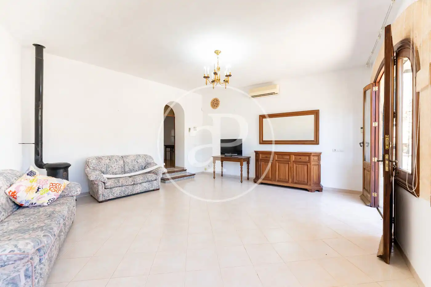 Sala d'estar de Casa adosada en venda en Lloret de Vistalegre amb Aire condicionat, Calefacció i Jardí privat