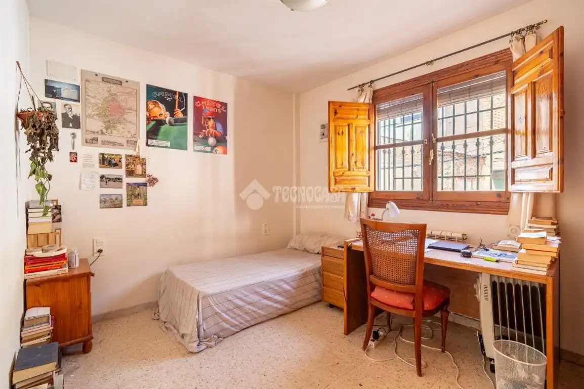 Habitación de Casa adosada en venta en Granada con Aire acondicionado