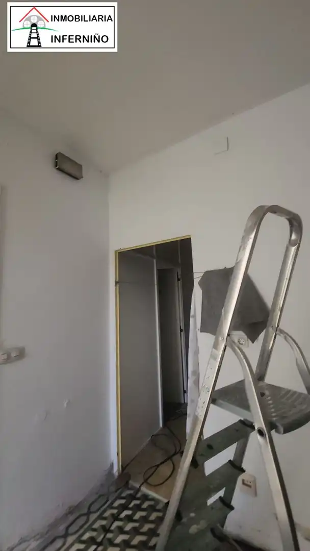 Habitación de Edificio en venta en Ferrol