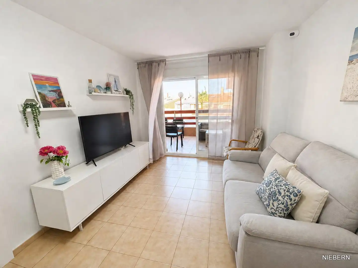 Sala d'estar de Pis en venda en La Manga del Mar Menor amb Moblat, Balcó i Piscina comunitària