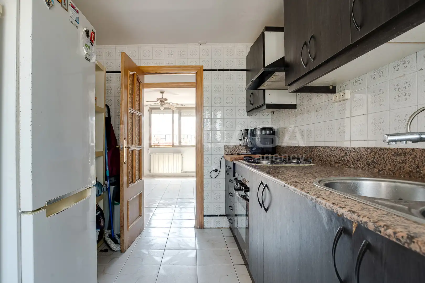 Kitchen of Flat for sale in L'Hospitalet de Llobregat