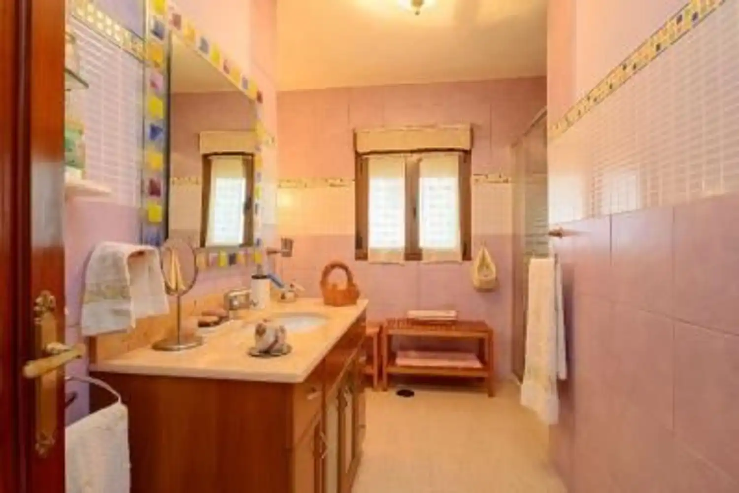 Bathroom of Houses for sale in Bimenes  with Heating, Private garden and Parquet flooring