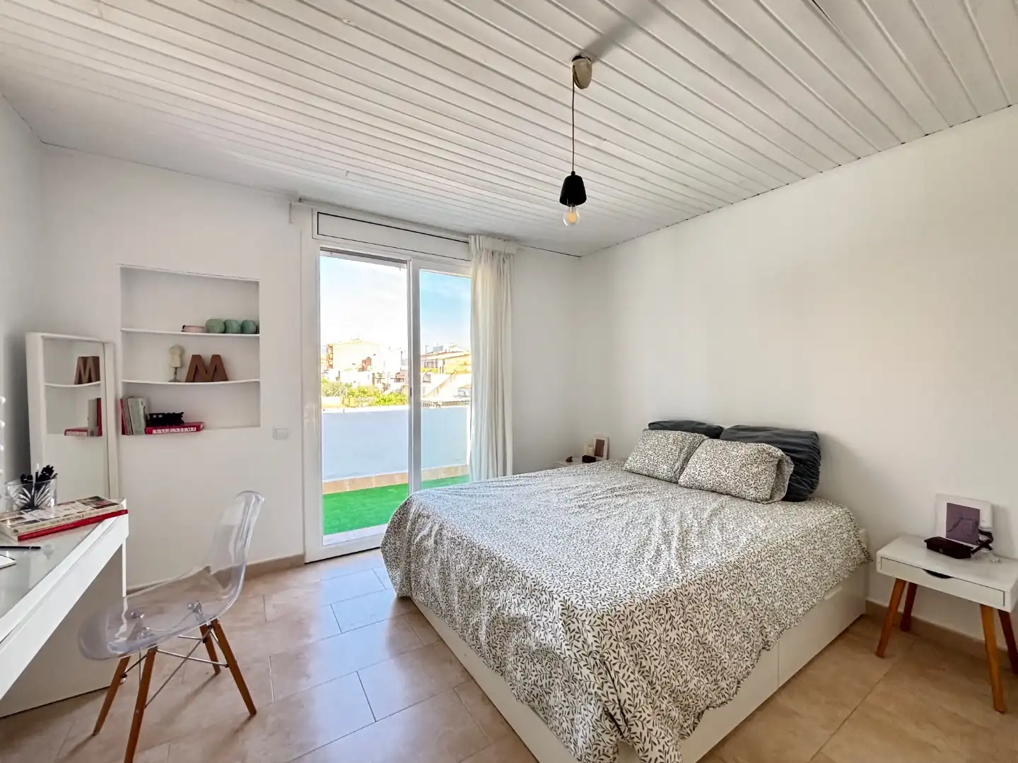 Bedroom of Houses for sale in Sabadell  with Air Conditioner, Terrace and Balcony