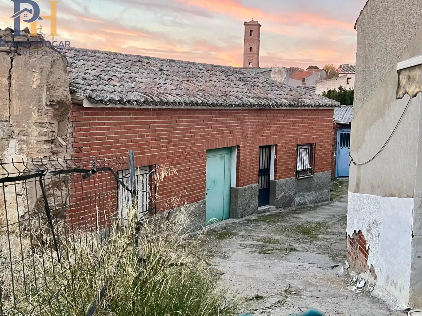 Vista exterior de Casa o chalet en venta en La Puebla de Montalbán