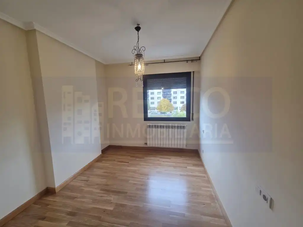 Habitación de Piso en venta en  Logroño