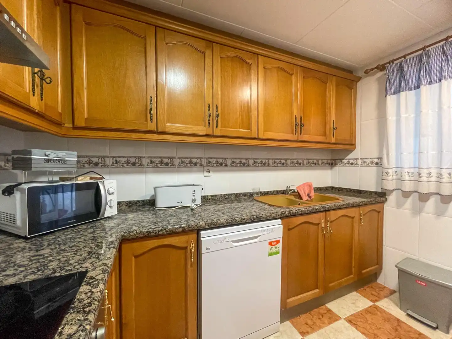 Cocina de Piso para compartir en Moncada con Amueblado y Balcón