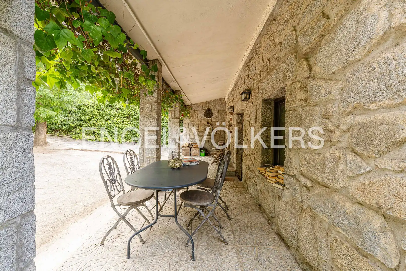 Terrassa de Casa o xalet en venda en Galapagar amb Calefacció, Jardí privat i Terrassa