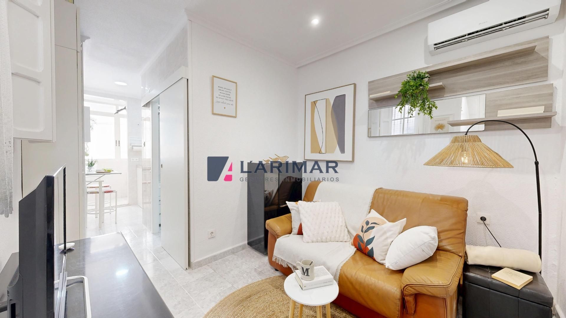 Sala de estar de Piso en venta en Alicante / Alacant con Balcón