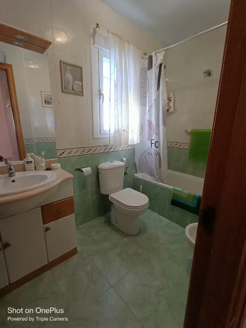 Baño de Casa o chalet en venta en Burguillos de Toledo con Calefacción, Jardín privado y Amueblado