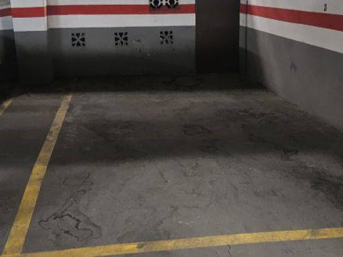 Garaje en Alquiler en Carrer de Santa Teresa, 25 en La Constitución - Canaleta