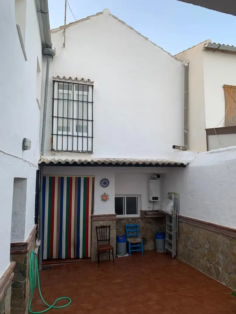 Vista exterior de Casa adosada en venda en Cañete la Real
