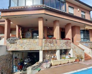 Vista exterior de Casa o xalet en venda en San Lorenzo de El Escorial amb Calefacció i Piscina