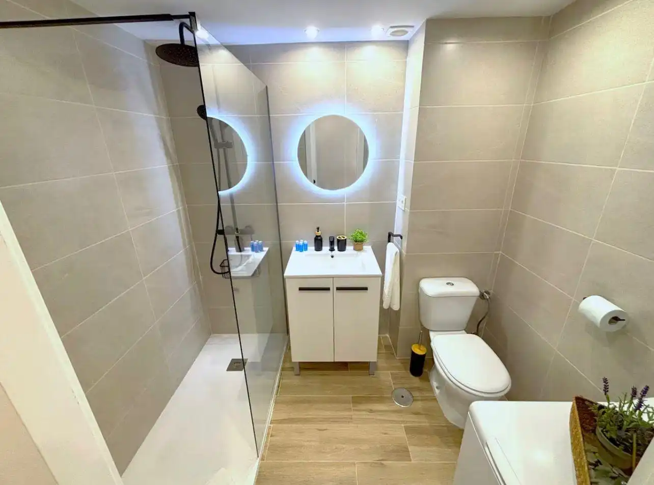 Badezimmer von Wohnung zum Verkauf in Torremolinos mit Klimaanlage
