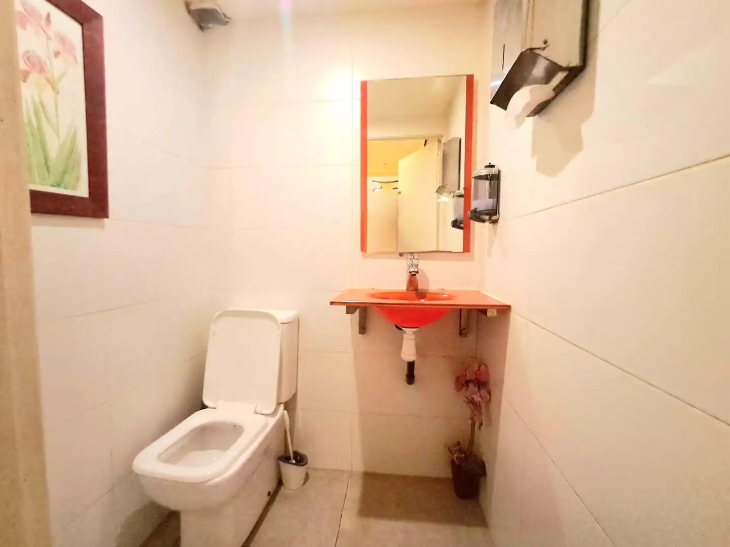Baño de Local de alquiler en Moncada con Aire acondicionado y Amueblado