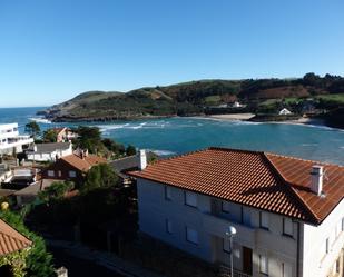 Vista exterior de Casa o xalet en venda en Bareyo amb Terrassa