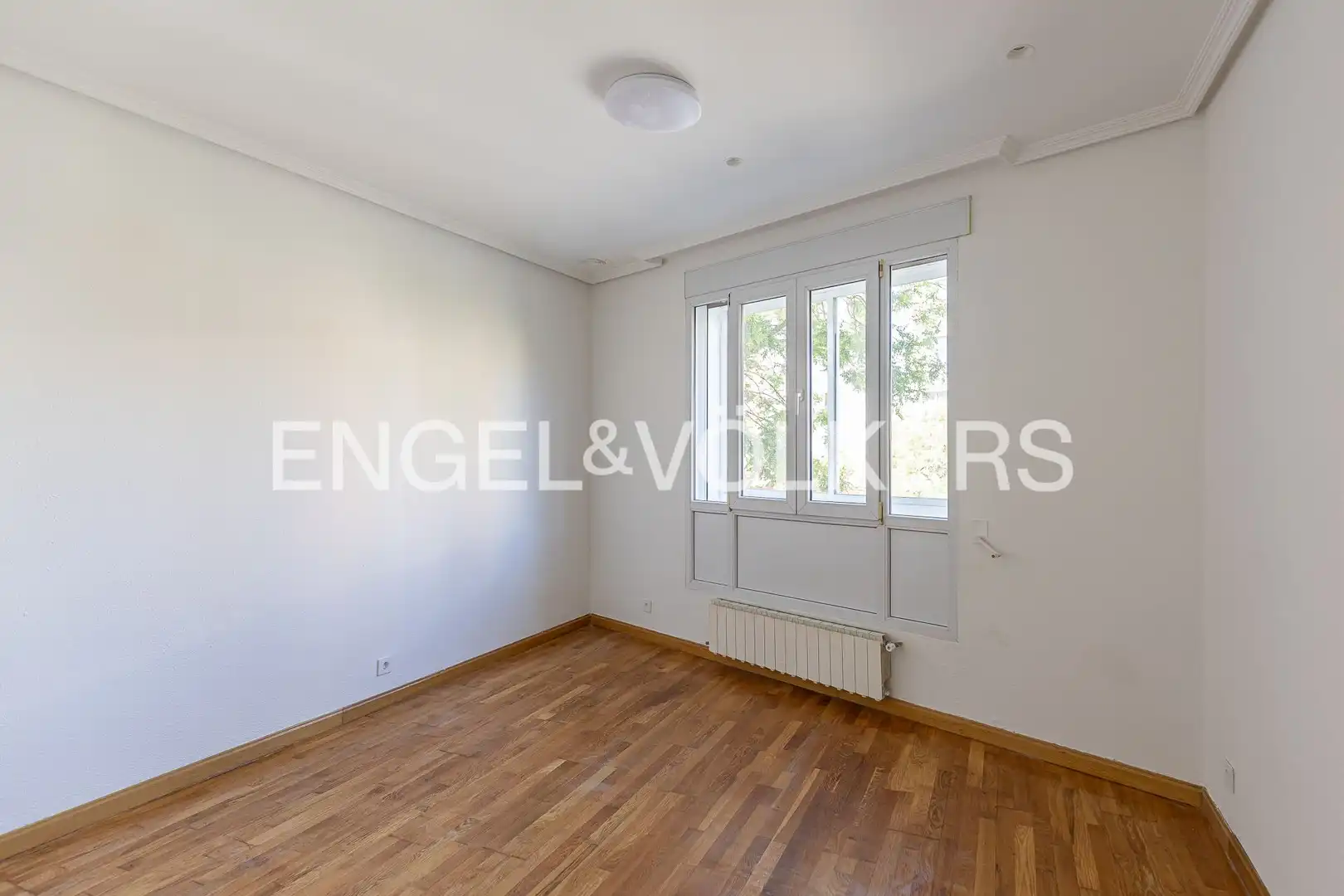 Bedroom of Flat for rent in Madrid  with Heating