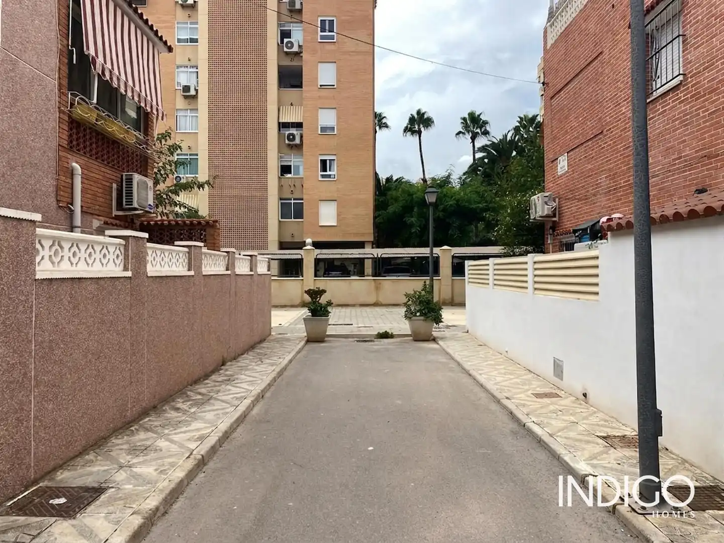 Adossat amb jardí de lloguer a Príamo, imagen 24