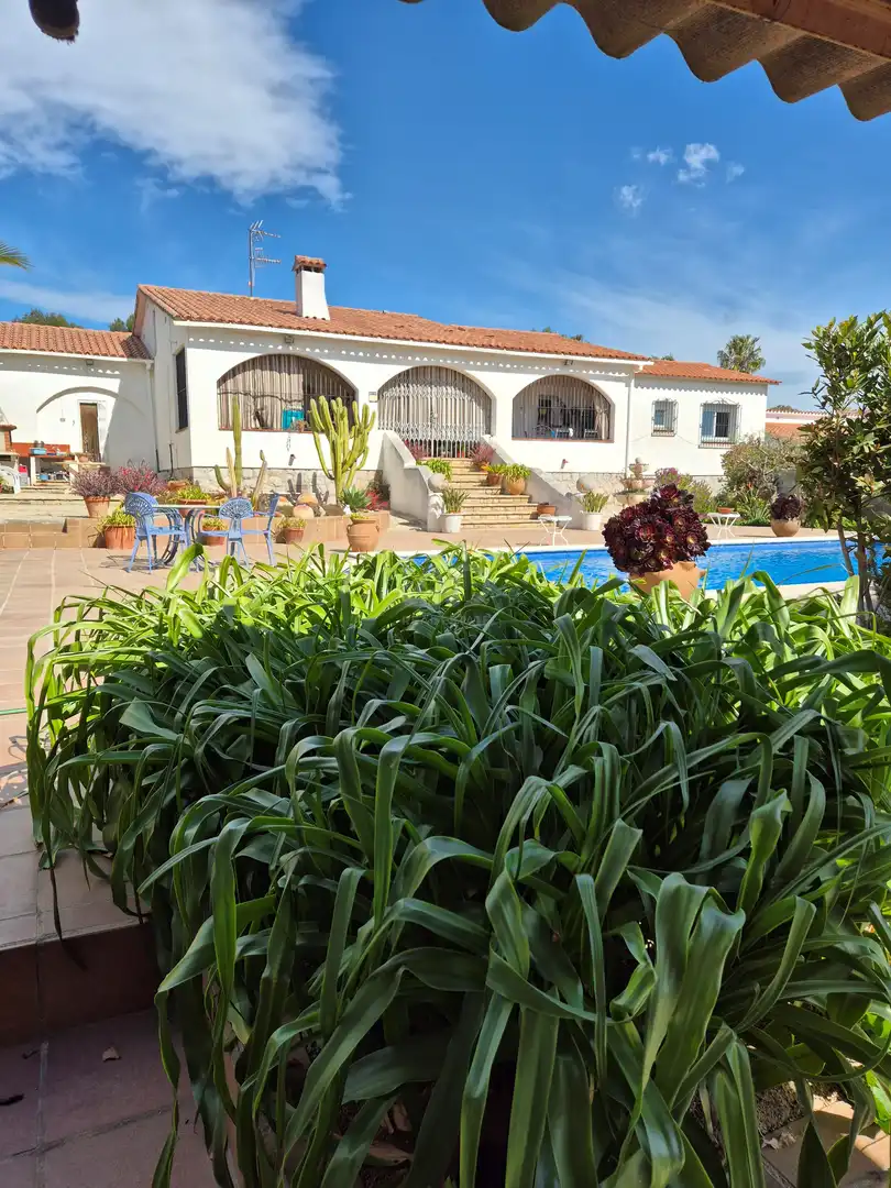 Jardí de Casa o xalet en venda en Cubelles amb Aire condicionat, Calefacció i Terrassa