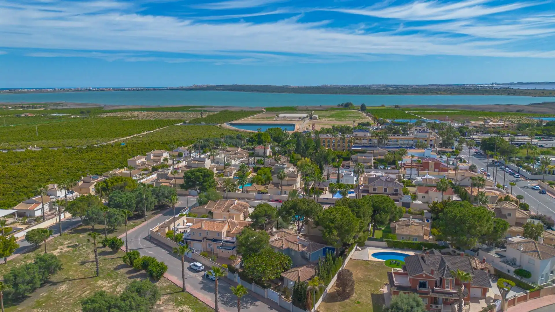 Vista exterior de Casa o xalet en venda en Rojales amb Aire condicionat, Calefacció i Jardí privat