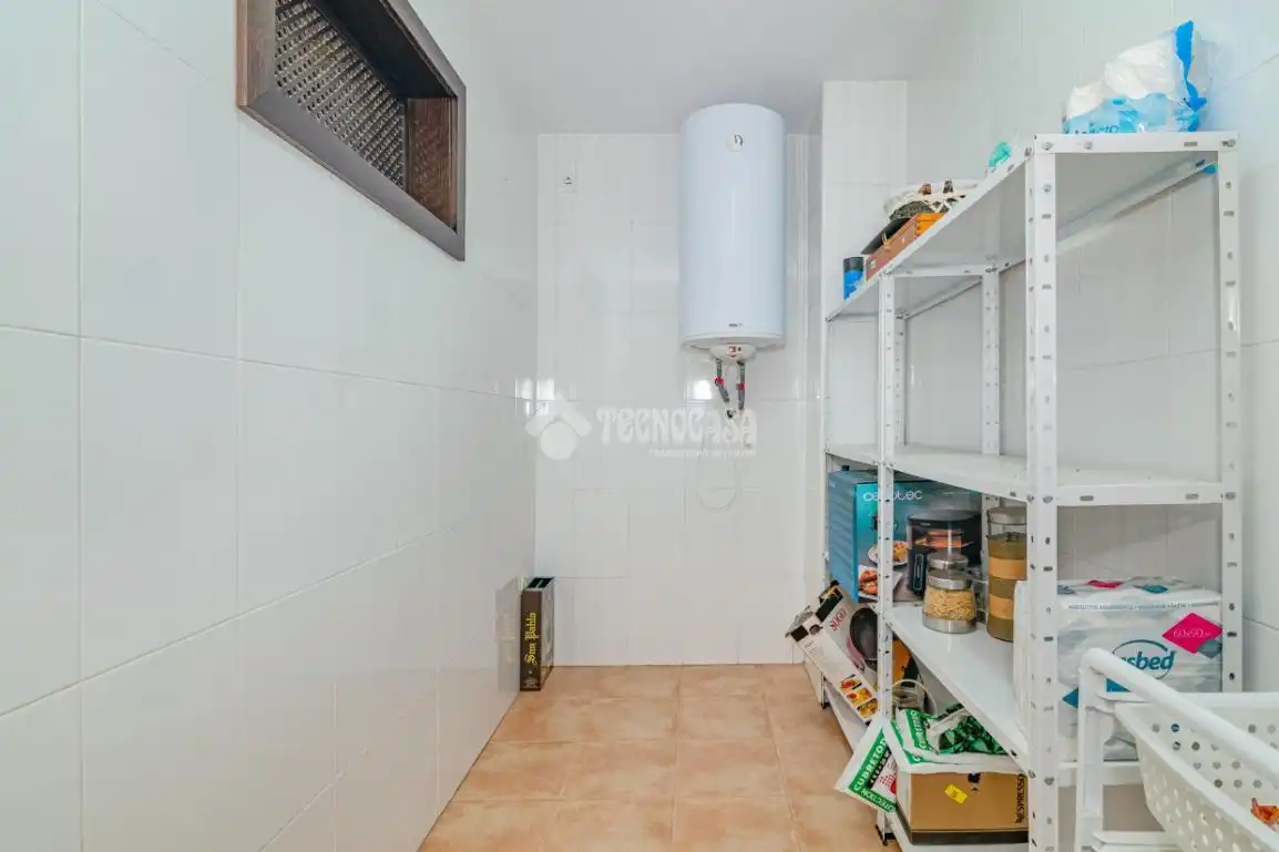 Kitchen of Flat for sale in Lucena  with Air Conditioner