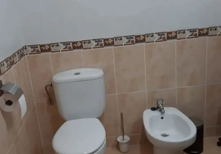 Baño de Piso de alquiler en Torrent con Aire acondicionado, Trastero y Horno