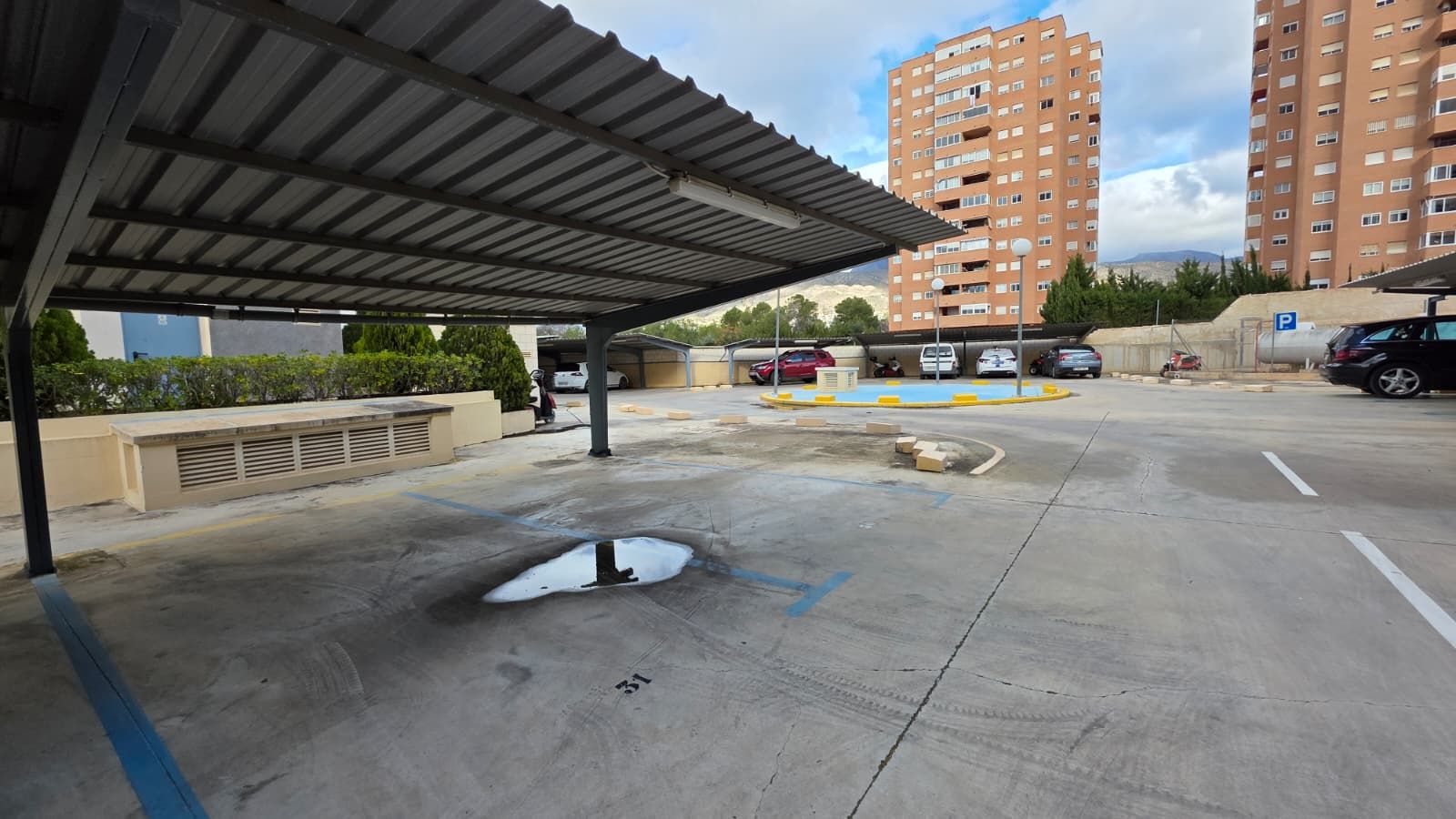 Aparcament de Pis en venda en Benidorm amb Traster, Piscina i Moblat