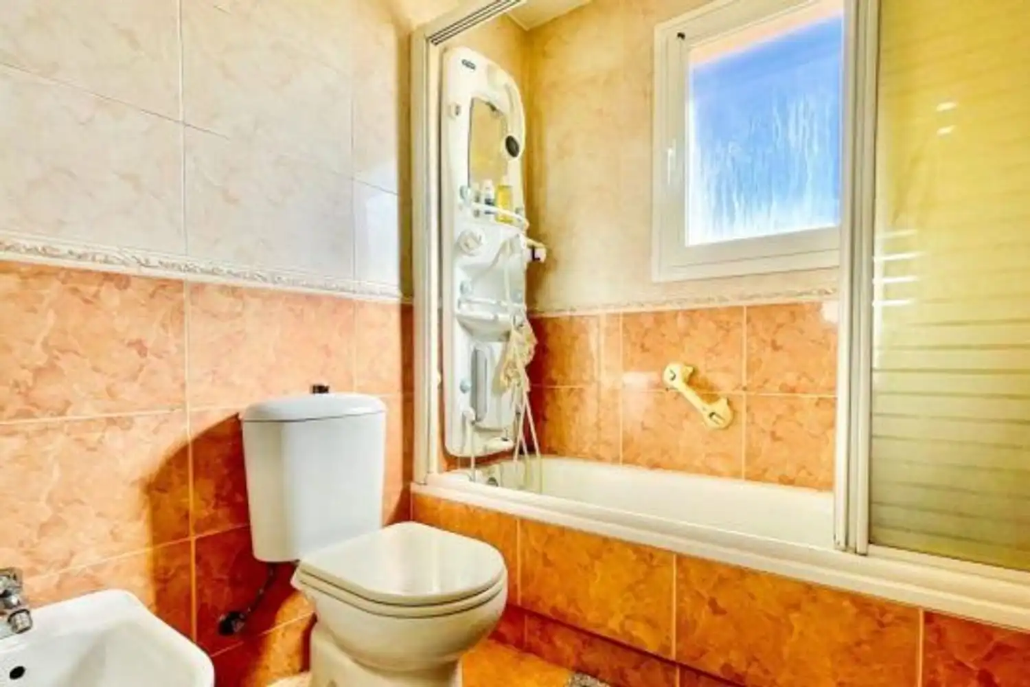 Bathroom of Flat for sale in Figueres  with Air Conditioner and Terrace